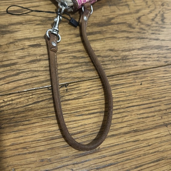 FOSSIL Key-Per Wristlet - Picture 4 of 5